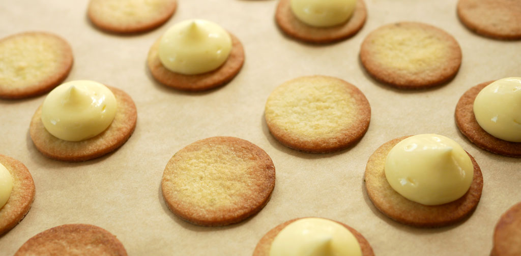 Assembling cookies